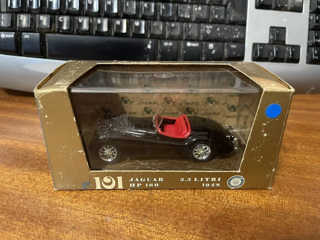 Automodello 1:43 marca Brumm - Jaguar XK120 Coupé 1948 color verde inglese