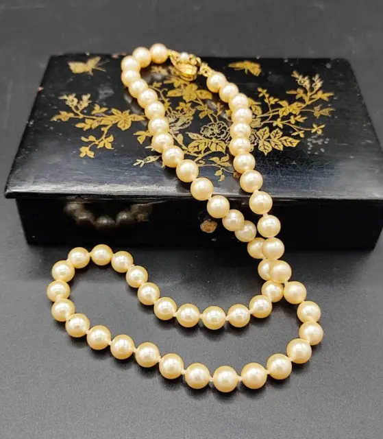 Bijou collier en perles de Majorque avec beau fermoir doré
