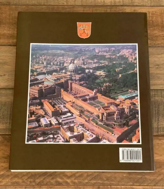 Vatican City Paperback book by Orazio Petrosillo ~ Edizioni Musei Vaticani 2006 2