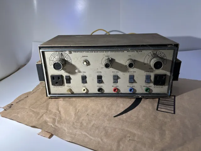 Vintage 1960s Testing Equipment Heathkit IG-28 Model Color Bar And Dot Generator
