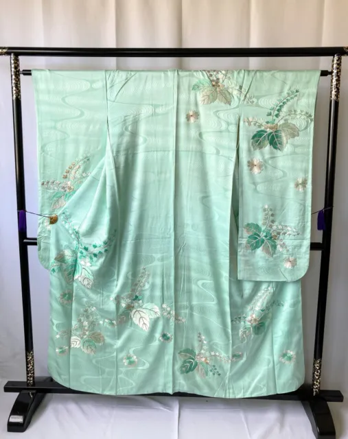 Vintage Japanese kimono - Furisode Kimono robe with beautiful embroidery