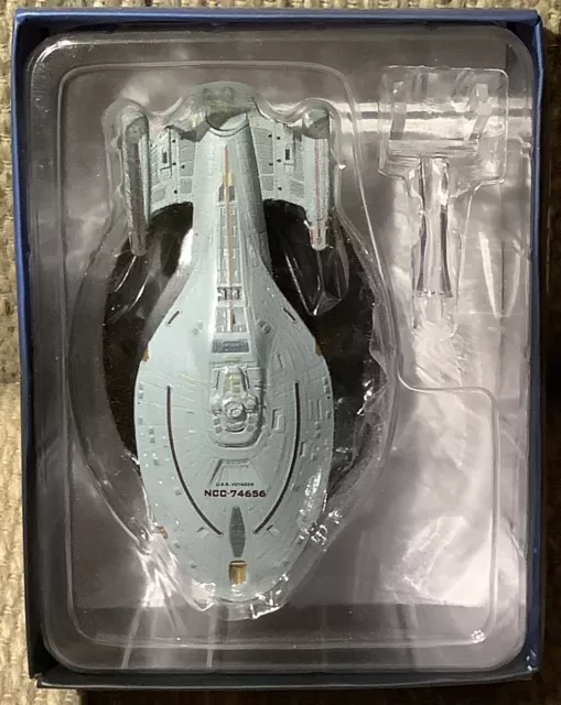 Star Trek Starship Collection U.S.S. Voyager NCC 74656 Issue 6 Model Figure  NIB