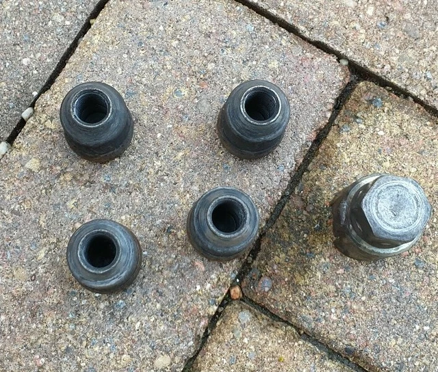 HYUNDAI KIA GENUINE Locking Wheel Bolt Set Tucson Sportage 0410 I40