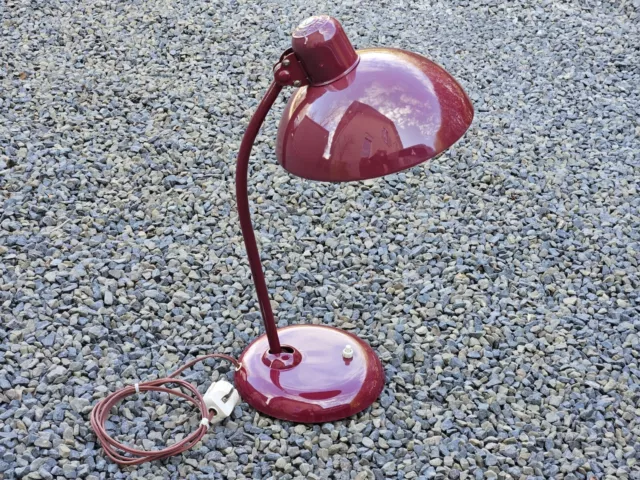 Kaiser Idell Tischlampe 6556, weinrot, Original Lack, 30er-Jahre, Bauhaus, Loft