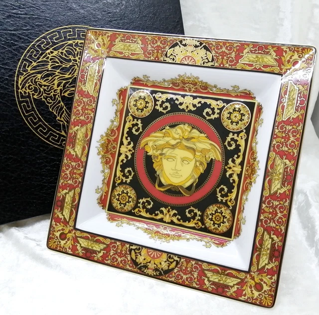 VERSACE ROSENTHAL MEDUSA luxurious elegant ashtray. 13.5x13.5 cm