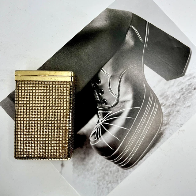 VINTAGE UNBRANDED GOLD glomesh cigarette case - flip up lid $125.00