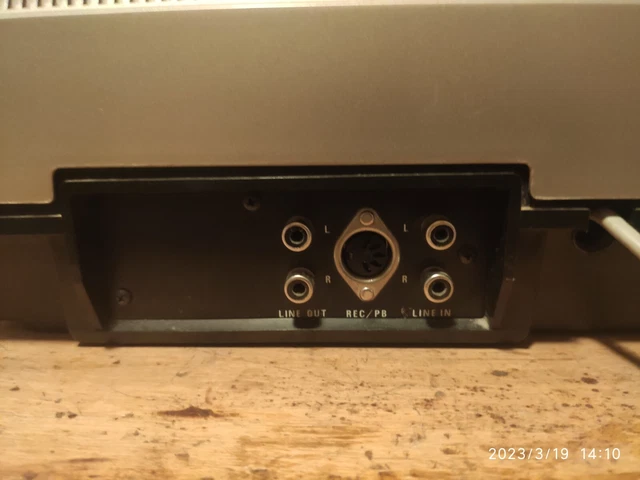 Magnétophone à cassette TOSHIBA PT 145 3