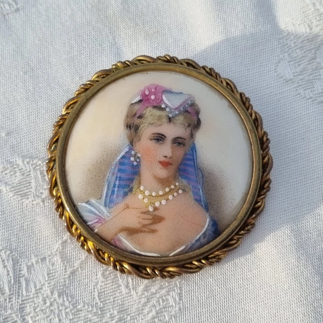 Broche Ancienne Limoges – Portrait De Marquise – Porcelaine Et Métal Doré