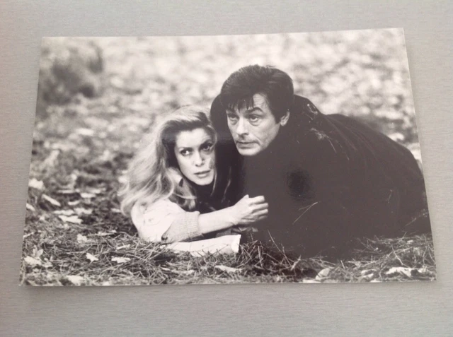 ALAIN DELON ET CATHERINE DENEUVE dans " LE CHOC " - Photo Presse
