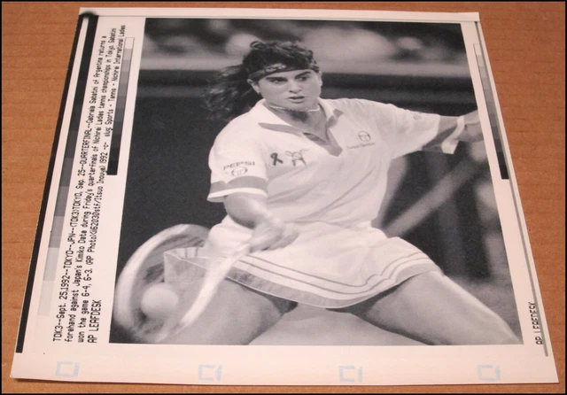 9/25/1992 AP WIRE Photo Gabriela Sabatini Tennis Nichirei Tokyo Japan
