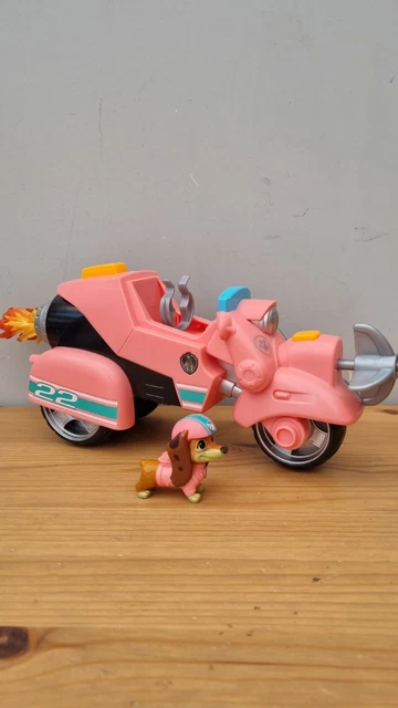 Paw Patrol Liberty Deluxe Vehicle with Collectable Action Figure main image 1