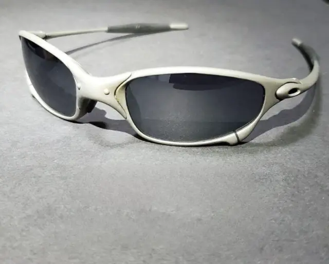 Oakley Juliet X-Metal Sunglasses Gray Frame Pre-owned with Original Box Used