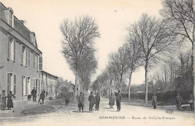 Cpa 51 Sommesous Route De Vitry Le Francois
