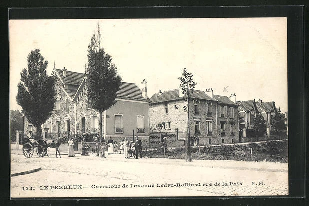 CPA Le Perreux, Carrefour de l´avenue Ledru-Rollin et rue de la Paix