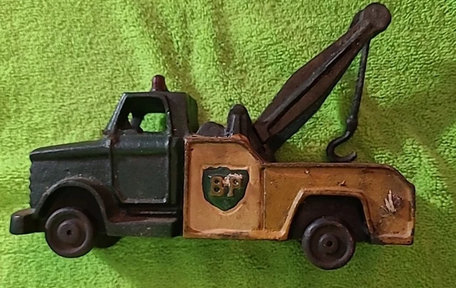 Vintage UPPER DECK LARGE/HEAVY Cast Iron BP Tow Truck: 3.6 LB 8.5Lx3Wx6H inches