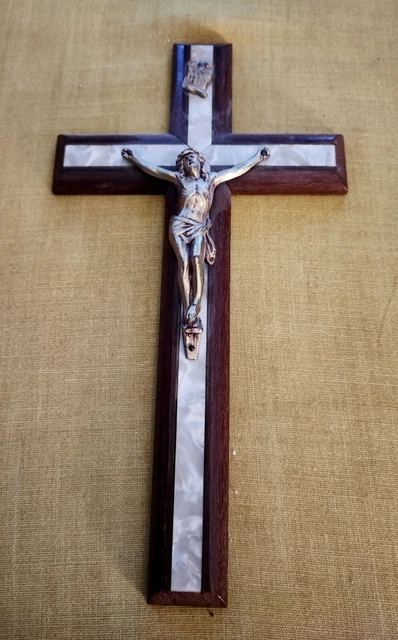 Crucifix Ancien En Bois Et Métal Doré - Jésus En Résine - Style Vintage Français - Antiquité