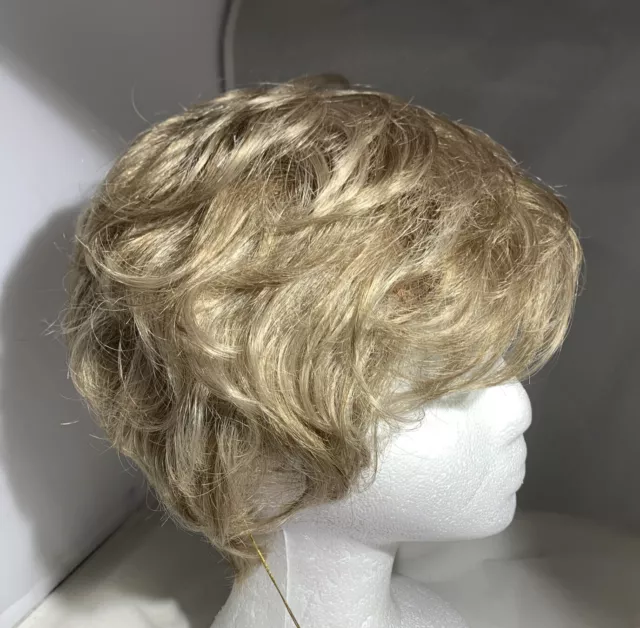 Paula Young Wig A2094 CELEBRITY Color 24/14 Avg Pixie Blonde NWT