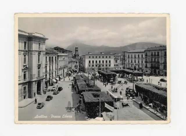 Avellino Piazza Libertà Auto cartolina animata viaggiata 1956