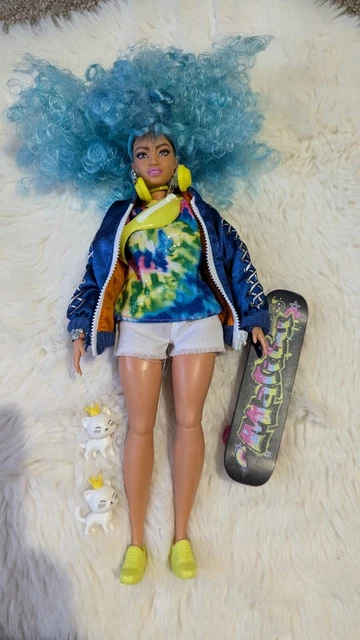 MUÑECA BARBIE EXTRA CURVY DE MATTEL - JUGUETES PANRE