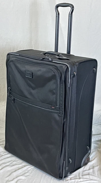 TUMI Alpha black nylon, 2-wheel, exp'd suiter 22028DH (28x21x12-14.5"), Thailand