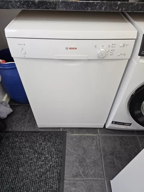 Bosch serie 2 sales sms24aw01g standard dishwasher