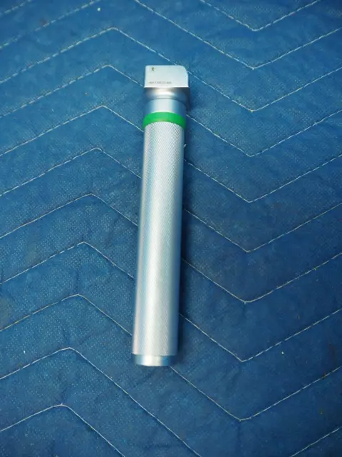 Shipping for HEINE F-000.22.804 LARYNGOSCOPE HANDLE 236321 and 3x blades