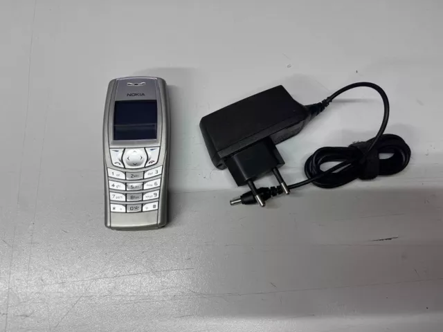 Nokia 6610i Handy mit original Ladekabel Akku muss neu Zubehörpaket