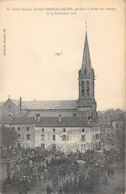 Cpa 57 A French Plane Fly Over Chateau Salins During Troop Parade
