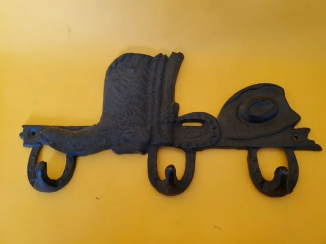 VTG Decorative Wall Mounted Cast Iron Key Holder - cowboy hat and shoe 3 Hooks