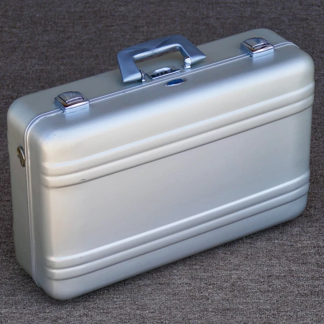 ZERO HALLIBURTON 旧Classic Aluminum 87L Classic Aluminum 3.0 – Zero Halliburton