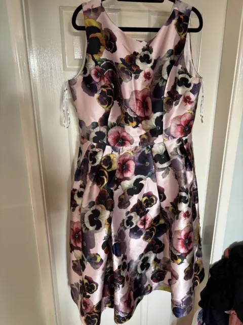 Chi chi London floral fit and flare stunning size 22 pink wedding cruise races