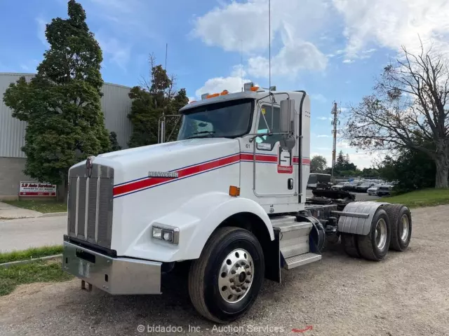 2011 Kenworth T800 T/A Day Cab Truck Tractor Paccar MX-13 Eaton Fuller bidadoo