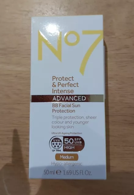 No7 Protect & Perfect Intense Advanced Gesichts-Sonnenschutz Medium LSF50 (50ml