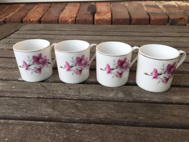 4 petites tasses à café porcelaine décor fleurs made in china coffee cup