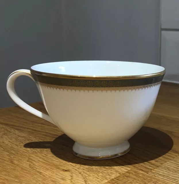 ** Royal Doulton Clarendon English Fine Bone China - Tea Cups **