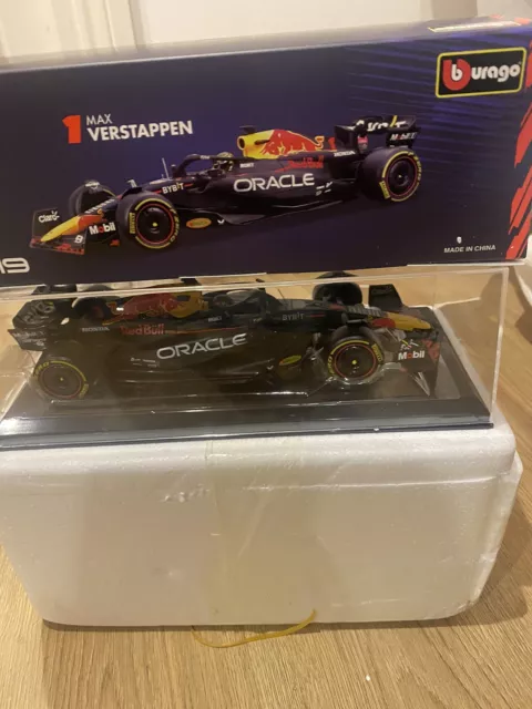 New F1 Gold Edition 2023 1:24 Max Verstappen Red Bull RB19 Diecast Racing Model