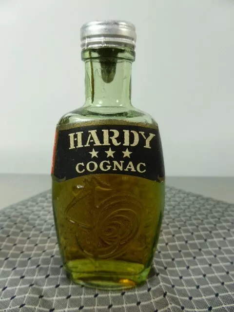 Cognac Hardy 3 étoiles étiquette noire mignonette old mini bottle collection