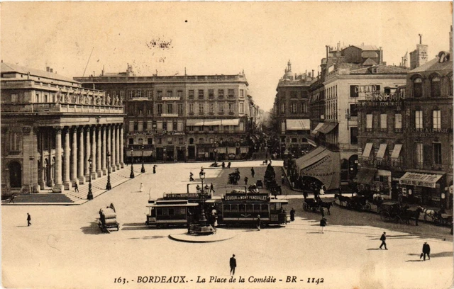 CPA Gironde BORDEAUX Place de la Comédie (982551)