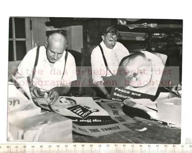 ORIGINAL PRESSEFOTO: WAHLFIEBER in ENGLAND FRIEDEN & SICHERHEIT LABOUR PARTY