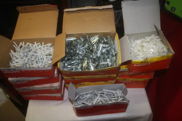 Restposten Hilti Anker Hps, Hohlraumdübel Hld, Geteilte Düffel Und Gemischte Box