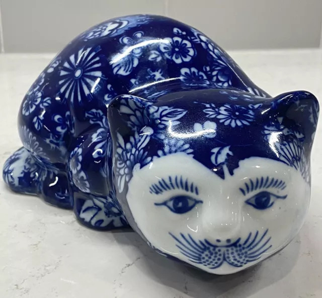 Chinoiserie Blue and White Porcelain Cat Floral Design Figurine