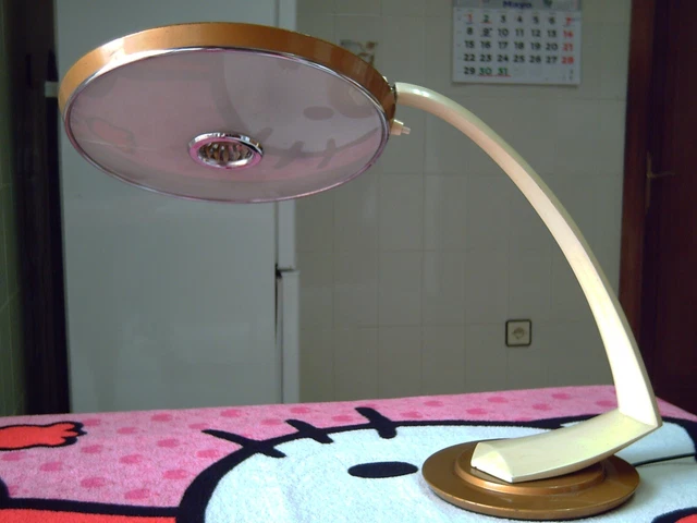 Old Fase Boomerang desk lamp. Lámpara Fase muy buen estado
