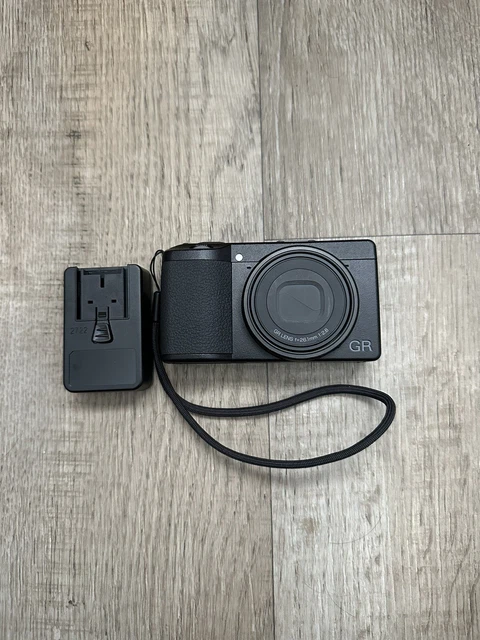 RICOH GR IIIx III X 24.0 MP Compact Digital MINT Condition