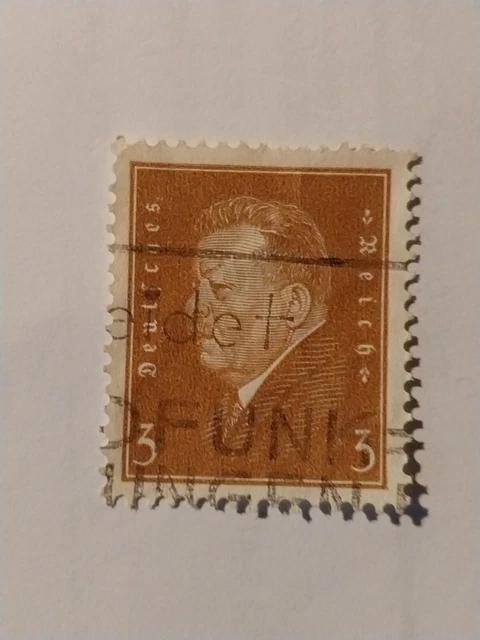 Timbre : Faïences de Quimper 1690-1990
