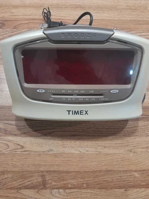 TIMEX T254W JUMBO Digital Display Alarm Clock Radio, AM/FM Pearl White ...