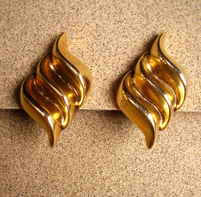 Boucles D'oreilles Clips Satellite En Métal Doré - Occasion Mais état Neuf - Lot 220