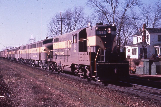 Duplicate  Train Slide Seaboard GP-9 #1915 02/1960 Cary N. Carolina