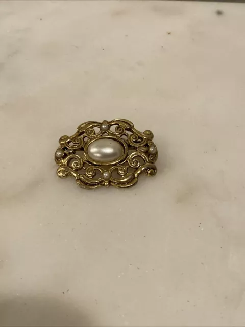 Victorian Style Oval Filigree and Faux Pearl Goldtone Brooch