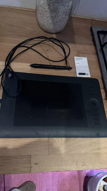 Wacom Intuos small Pro Tablet PTH-451 . Comes With Pen And Pen Nibs.
