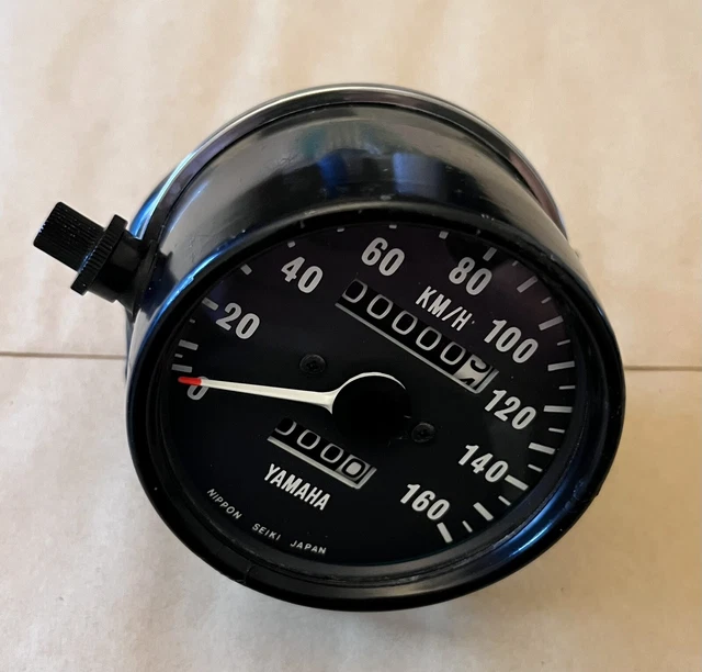 Yamaha YTR2335 Assemblaggio diapositive tuning con chiave ad acqua Yamaha YTR2335 Assemblaggio diapositive tuning con chiave ad acqua